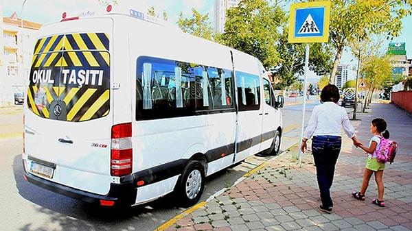 Ankara'da servis ücretlerine zam yapıldı. NTV'nin aktardığına göre, şubat ayından geçerli olmak üzere servis ücretleri yüzde 15 zamlandı.