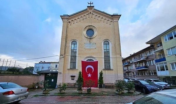 İstanbul'da bulunan Sarıyer Santa Maria Kilisesi'ne pazar ayini sırasında silahlı saldırı düzenlenmiş ve bir kişi hayatını kaybetmişti.