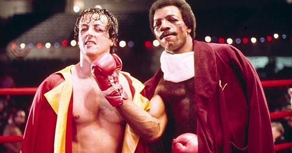 Dünya sinema tarihinde iz bırakan Sylvester Stallone'nin başarıyla canlandırdığı Rocky serisinin ilk dört filminde Apollo Creed karakterine hayat veren Carl Weathers, 76 yaşında hayatını kaybetti.