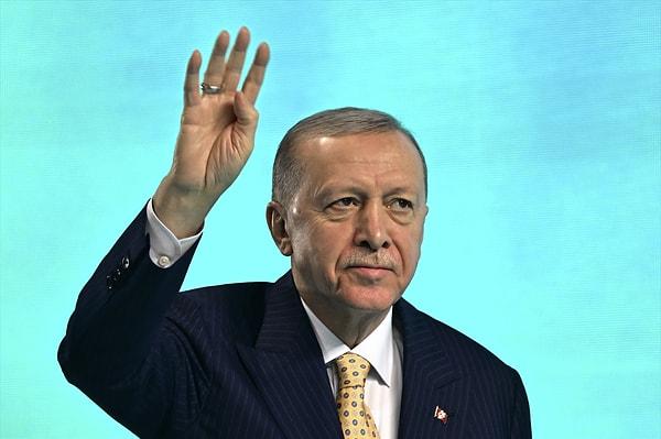 Geceye damga vuran olay Erdoğan’ın yerel seçimlere gönderme yaparak söylediği sözler oldu.