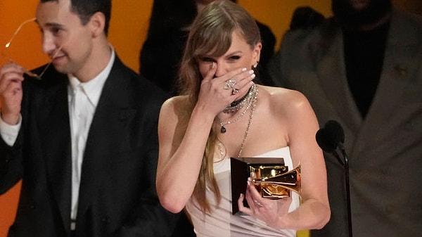Taylor Swift, 'Yılın Albümü' ödülünü 4. kez kazanarak Grammy tarihine geçti.