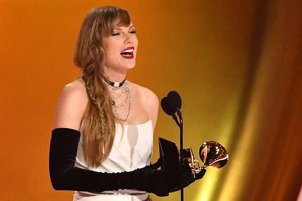 Billie Eilish'in de en iyi şarkı ödülünü kazandığı gecede Taylor Swift adı okunduğu sırada ise oldukça şaşırdı.