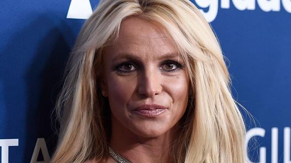8. "Britney Spears tedavi edilmemiş doğum sonrası psikozu geçirdi ve durumu daha kötüye gitti."