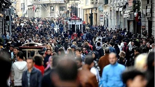 Nüfus bilgilerindeki detaylarda, en kalabalık şehir olan İstanbul'un ilk sıra yer aldığı 10 ilde nüfusun azalması dikkat çekti.