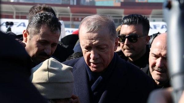 Cumhurbaşkanı Erdoğan'ın bugün birinci yılını dolduran 6 Şubat Kahramanmaraş depreminden en çok etkilenen kentlerden biri olan Hatay'da 4 Şubat'ta yaptığı konuşması muhalefet ve kamuoyunda sıkça eleştirilmişti.