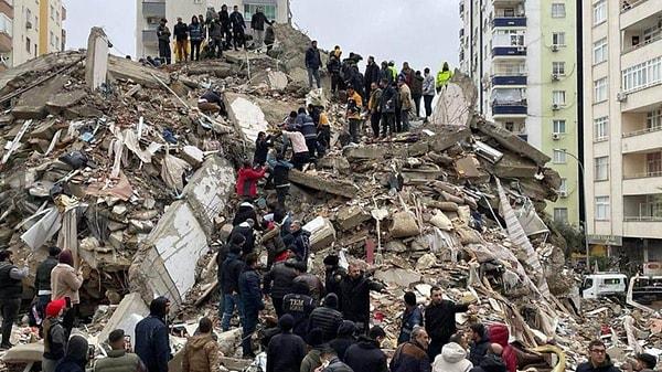 Milyonlarca insanın etkilendiği depremin acısını aradan geçen bir yıla rağmen dün gibi hatırlıyor ve hissediyoruz.