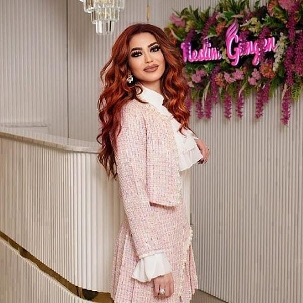 İhanetin ardından Neslim Güngen bu sefer de eşinin sevgilisine seslendi. Güngen'in Instagram hesabı üzerinden yaptığı ve resmen zıvanadan çıktığı açıklamasında küfürler havada uçuştu.