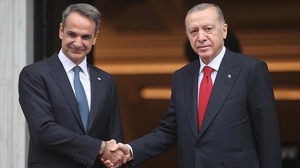 Koronavirüs pandemesi sebebiyle ara verilen kapıda vize uygulaması, Cumhurbaşkanı Recep Tayyip Erdoğan’un Yunanistan ziyareti sonrasında yeniden yürürlüğe girmişti.