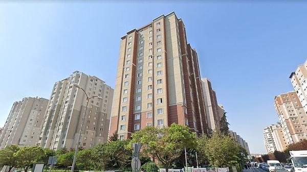 Listede ikinci sırada İstanbul’un Beylikdüzü ilçesindeki Adnan Kahveci Mahallesi var. Adnan Kahveci Mahallesi'nin toplam nüfusu 110 bin 619 kişi.