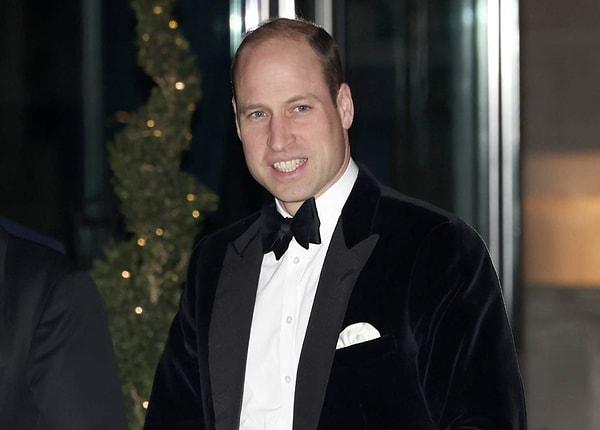 Gecede morali son derece yerinde görülen ve kameralara yakalanan Prens geçen ay eşi Kate Middleton'ın geçirdiği karın ameliyatı ve babası Kral Charles'ın bu hafta başında açıklanan kanser teşhisi haberlerinden bu yana ilk kez kraliyet görevine döndü.
