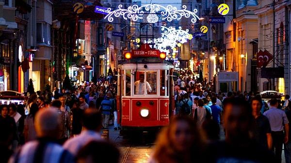 İstanbul'da ikamet eden ancak kütüğü başka illerde kayıtlı olan 12 milyon 904 bin kişi bulunuyor.