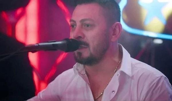 Ekinci, son olarak "İnci Taneleri" dizisiyle tanınan ve "Gemileri Yakarım" şarkısıyla popülerlik kazanan Erkal Sonel ile bir pavyonda sahne aldı.