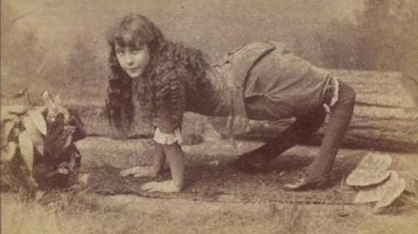 12. 1886'da Deve Kız olarak bilinen Ella Harper.
