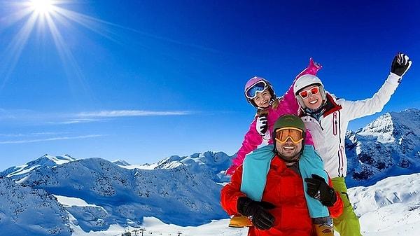 3. Sömestr tatili bitti ama kar tatili sezonu bitmedi. Çocuklu ailelerin kalabalığında kış tatilinin tadına varamayanlar için kayak yapmanın tam da zamanı. Uludağ'da kaymak için ne kadar bir bütçe lazım diyenlere de buyurun yardımcı olalım.