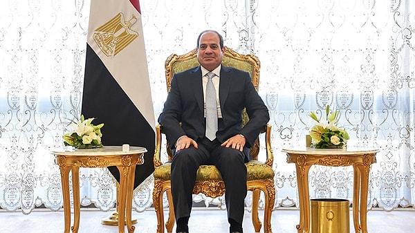 10 yıldır iktidarda olan Sisi döneminde Mısır’ın dış borcu 164 milyar dolara çıkarken, Merkez Bankası'nın döviz rezervi 34 milyar dolar ve Mısır’ın bu yıl 40 milyar dolarlık borç ödemesi bulunuyor.