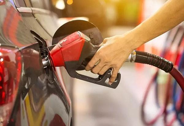 Güncel akaryakıt pompa fiyatlarına göre; İstanbul Anadolu Yakası'nda benzin fiyatı: 39,29 TL, İstanbul Anadolu Yakası'nda motorin fiyatı: 41,69 TL, İstanbul Avrupa Yakası'nda benzin fiyatı: 39,38 TL,