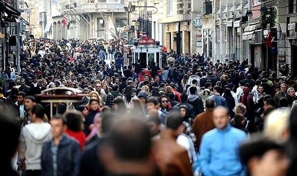 İstanbul'da dört kişilik bir ailenin aylık yaşam maliyeti bir ayda 3 bin 899 lira artarak 53 bin 58 lira oldu.