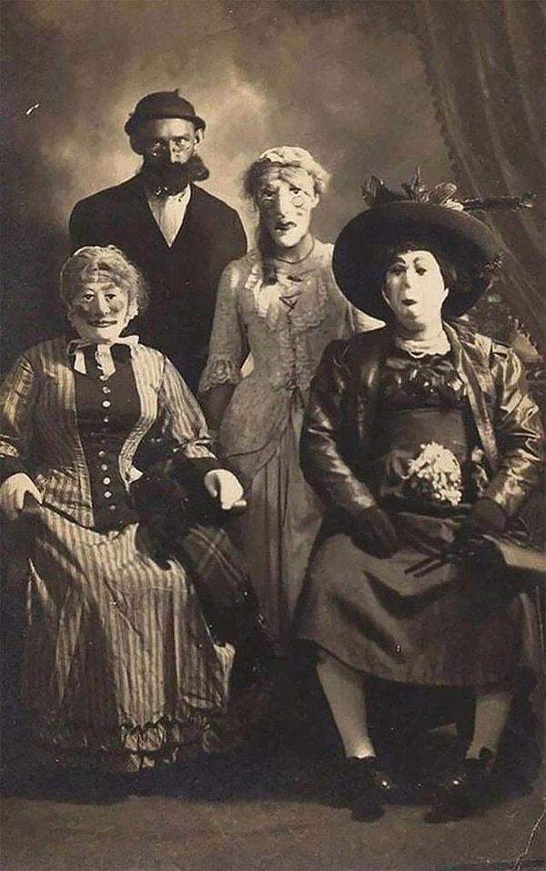 Spooky Halloween costumes from the 1930s.