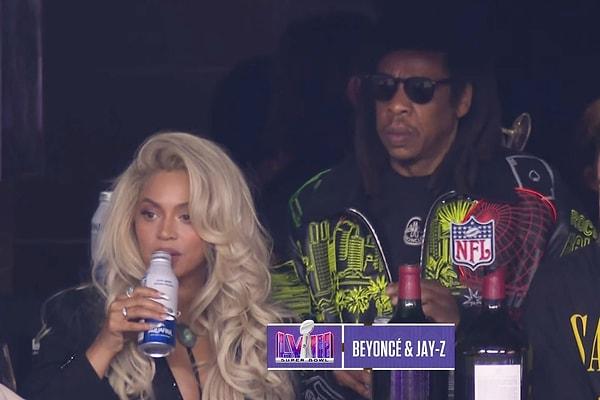 Beyonce - Jay-Z çifti, kızları Blue ve Rumi ile birlikte geceye katıldı.
