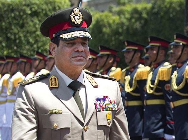 En sonunda hakem düdüğünü çaldı ve maçın sona erdiğini duyurdu.  Mısır Silahlı Kuvvetleri, 3 Temmuz 2013 günü, yönetime el koyduğunu açıkladı. Anayasa askıya alındı, Mursi’nin Cumhurbaşkanlığı sona erdirildi.