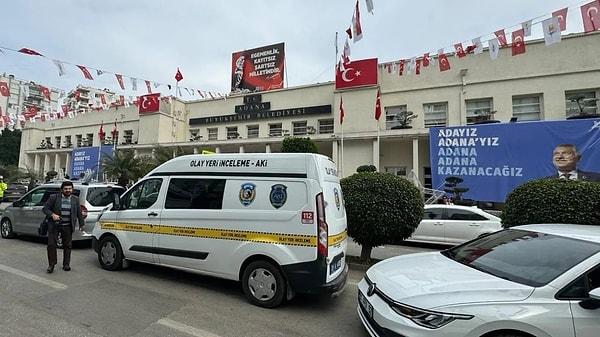 Adana Büyükşehir Belediyesi'nde öğle saatlerinde düzenlenen silahlı saldırıda Başkan Zeydan Karalar'ın Özel Kalem Müdür Vekili Samet Güdük ağır yaralanmıştı.