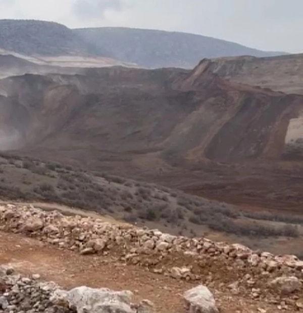 Erzincan'ın İliç ilçesinde altın madeninde toprak kayması meydana geldi. En az 9 işçinin toprak altında kaldığı açıklandı.
