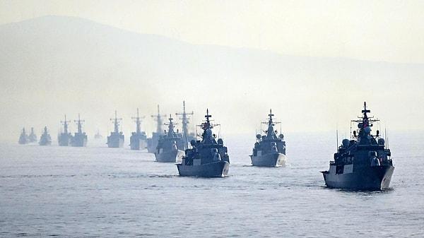 Tuzla'da küçük çaplı savaş gemisi, denizaltı ve fırkateynler üreten Aziz Yıldırım'ın da ortağı olduğu Dearsan Shipyard şirketi, yeni bir anlaşmaya imza attı.