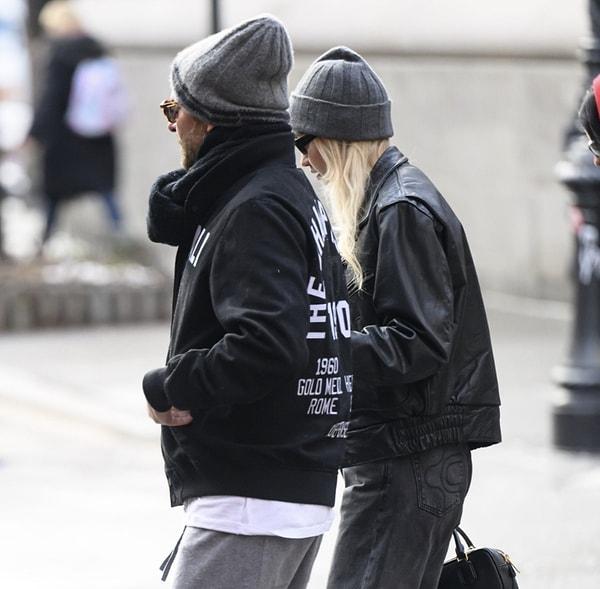 İlk defa Sevgililer Gününü birlikte kutlayan çift el ele New York sokaklarında yürürken görüntülendi.