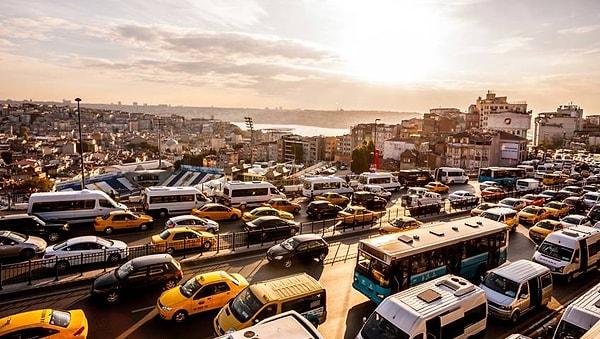 İstanbul Büyükşehir Belediyesi (İBB) Ulaşım Koordinasyon Merkezi (UKOME) toplantısında, daha önce minibüs ve taksi dolmuştan 8+1 taksiye çevirilen 1755 aracın 1038'i için normal taksiye çevirilmesi kararı alındı.