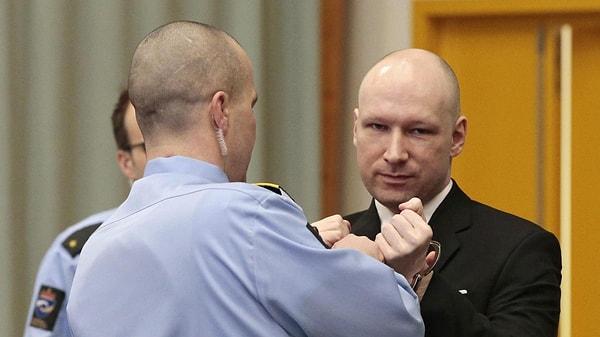 Ancak Oslo mahkemesi, Neo-Nazi Anders Breivik'in cezaevi koşullarının 'insan hakları ihlali olmadığına' karar verdi. Mahkemenin görüş aldığı bir psikolog ise Breivik'in depresyonda olmadığını ve intihar riskinin düşük olduğunu dile getirdi.