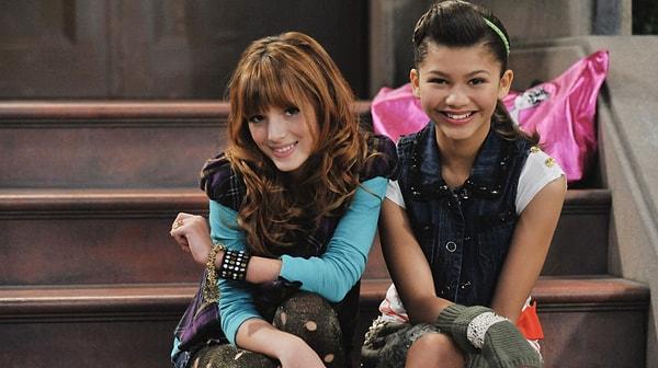 Şimdilerde isminin duymayanın kalmadığı Zendaya'yı çoğumuz "Shake It Up" isimli Disney Channel programından, kendisi daha 14 yaşındayken tanıdık.