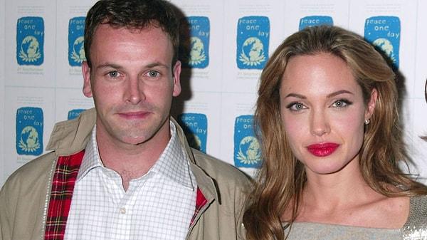 Milliyet'ten Buse Bulat'ın derlediği habere göre Angelina Jolie'nin ilk eşi Jonny Lee Miller,
