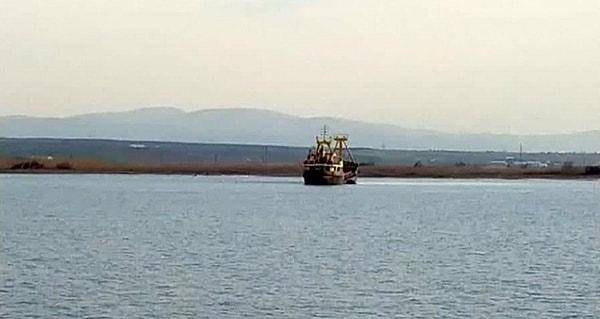 Dün, Marmara Denizi'nin İmralı Adası yakınlarında gövdesine su alan 69 metre büyüklüğündeki kargo gemisi batmış ve gemideki 6 kişilik mürettebat ekibi için arama kurtarma çalışması başlatılmıştı.