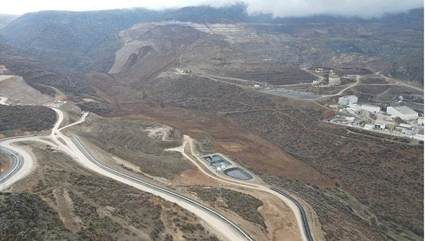 Erzincan’da bulunan altın madeni ocağında 13 Şubat’ta yaşanan kaza sonrasında 9 işçi toprak altında kalmıştı. Maden işçilerini arama çalışmaları devam ediyor.