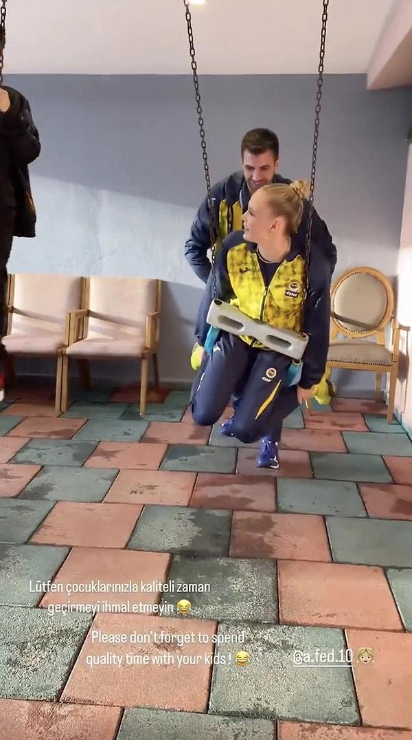 Fenerbahçe Opet'in başarılı voleybolcusu Arina Fedorovtseva'nın çocuklar gibi salıncakta sallandığı anlar izleyenlere eğlenceli anlar yaşattı. 1.95 boyundaki Arina Fedorovtseva, Gizem Örge'nin kameralarına yakalandı.
