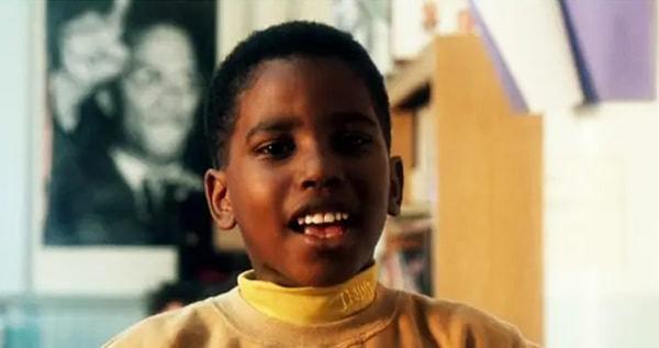 10. 1992'de, Denzel Washington dikkat çekici bir şekilde Malcolm X filminde başrol oynadı ve bu performansı ona En İyi Erkek Oyuncu dalında Oscar adaylığı getirdi. Filmin sonunda Harlem'deki bir sınıfta bir öğrenci olarak oğlu John David Washington göründü.
