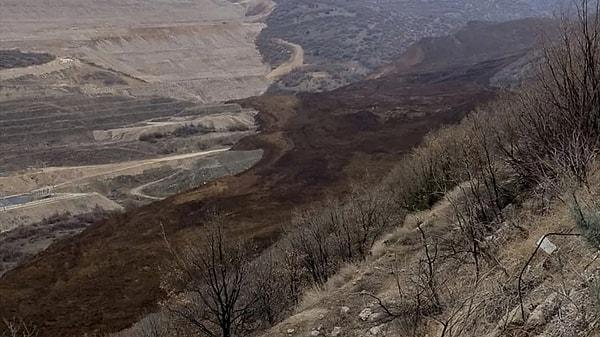 Erzincan'ın İliç ilçesi Çöpler köyünde bulunan altın madeninde meydana gelen göçüğün altında kalan 9 işçiyi arama çalışmaları 7'inci gününde devam ediyor.