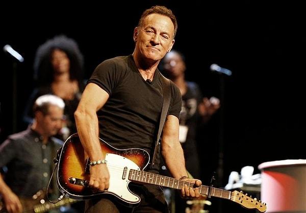 2021 yılında Bruce Springsteen müzik haklarını 500 milyon dolara satmıştı. Bu satışın ardından dünyaca ünlü müzisyenlerin koleksiyonları için yüksek meblağlar talep etmeye devam edebileceği ifade edilmişti.