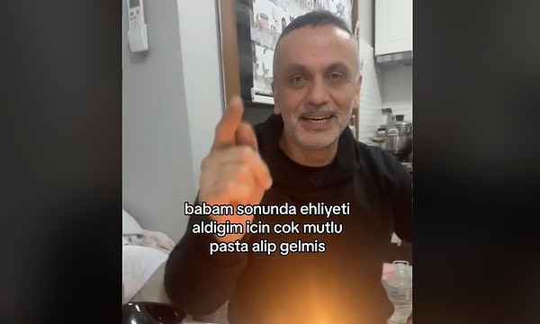 Baba kızın o mutlu anları, izleyenlerin de içini ısıttı.