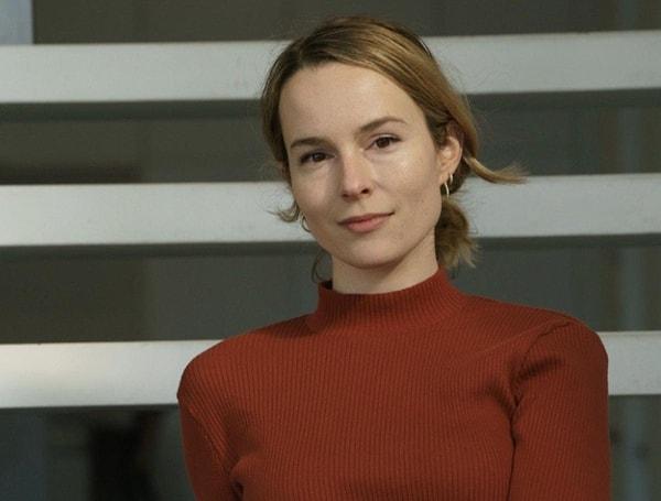 Attracting attention for leaving acting to pursue her doctorate at Harvard and MIT, Mendler is determined to continually add new achievements to her repertoire.