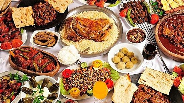 On bir ayın sultanı Ramazan gelirken elbette hazırlıklar da başladı. Geçtiğimiz günlerde restoranların iftar ve sahur menüleri için belirledikleri fiyatlar gündeme gelmişti.