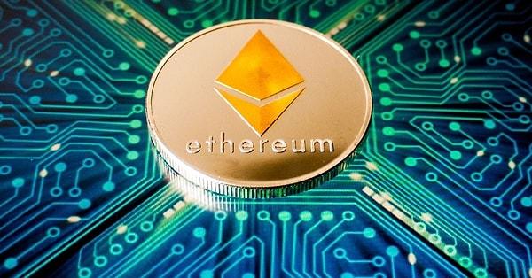 Blockchain 2.0 olarak nitelendirilen Ethereum, 1994 doğumlu Rus - Kanadalı yazar ve programcı Vitalik Buterin tarafından bulunmuştur.