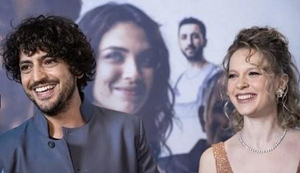 Gazeteci Birsen Altuntaş'ın haberine göre, anlamlı filmin galasına birlikte katılan Taner Ölmez ve Ece Çeşmioğlu özel açıklamalarda bulundu.
