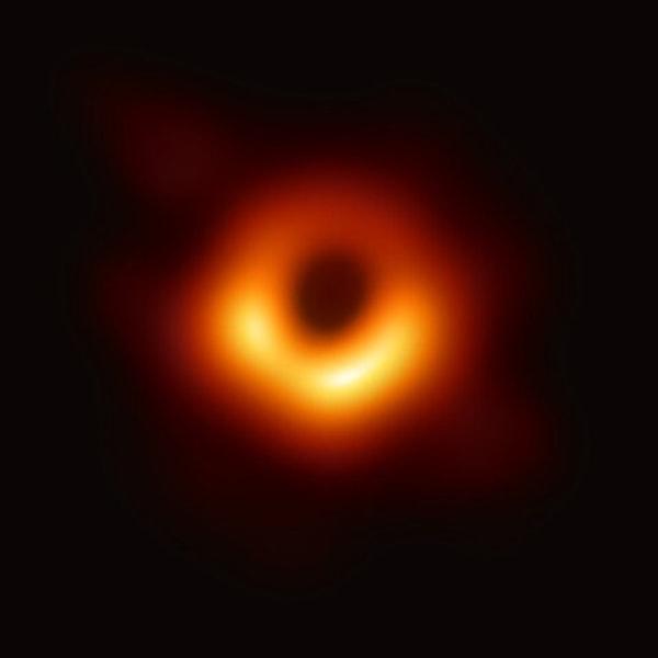 11. "Kara deliklerin var oldukları 2019 yılında ilk karadeliğin fotoğrafı çekilene kadar sadece bir teoriydi."