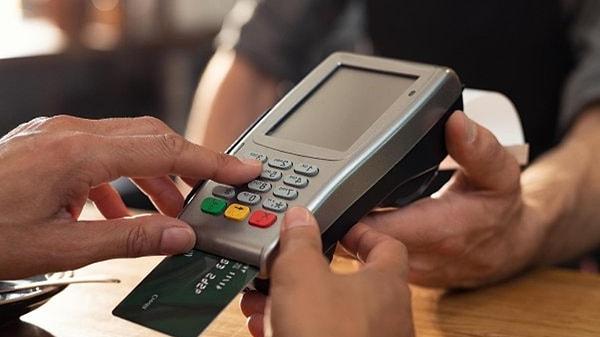 Uzmanlar kredi kartı düzenlemelerinde sert tedbirler konusunda uyarıyor: 'Ekonomiyi durma noktasına getirebilir'