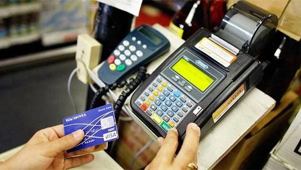 Tüketiciler Konfederasyonu (TÜKON) Genel Başkanı Aziz Koçal'dan tüketiciye uyarı: 'Kredi kartları cebimizdeki nakit para değildir.'