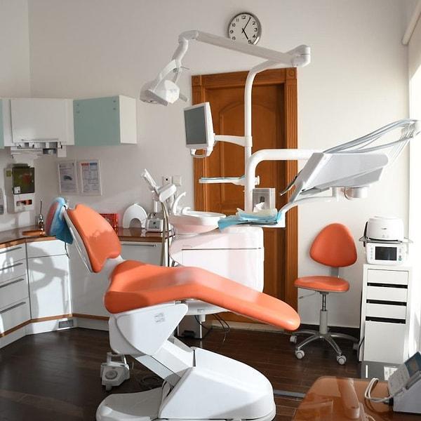 Edirne’de şehir merkezindeki özel bir diş polikliniğinde görev yapan Yunanistan uyruklu diş hekimi O.M., tedavi ettiği 16 yaşındaki kız çocuğuna cinsel istismarda bulundu.