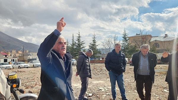 Kahramanmaraş'ın Ekinözü ilçesinde bağımsız belediye başkan adayı olan Fahrettin Bozkurt, seçim kampanyasında ilginç bir vaatle ön plana çıktı.