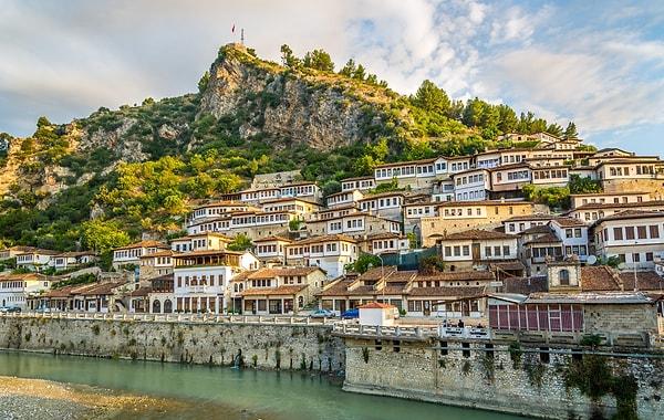 10. "Arnavutluk, son derece dostane bir halka sahip olan, müthiş bir ülke."