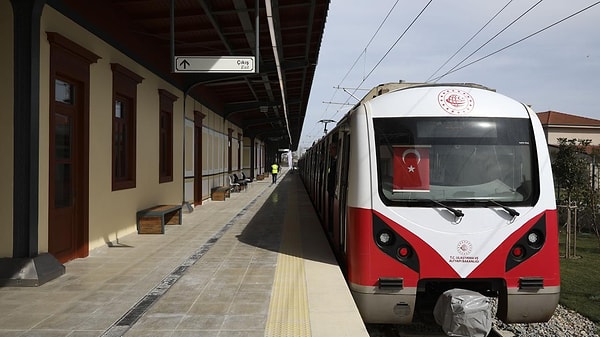 Ulaştırma Bakanlığı'nın Sirkeci- Kazlıçeşme Raylı Sistem ve Yaya Odaklı Yeni Nesil Ulaşım Projesi için açılış töreni düzenlendi.